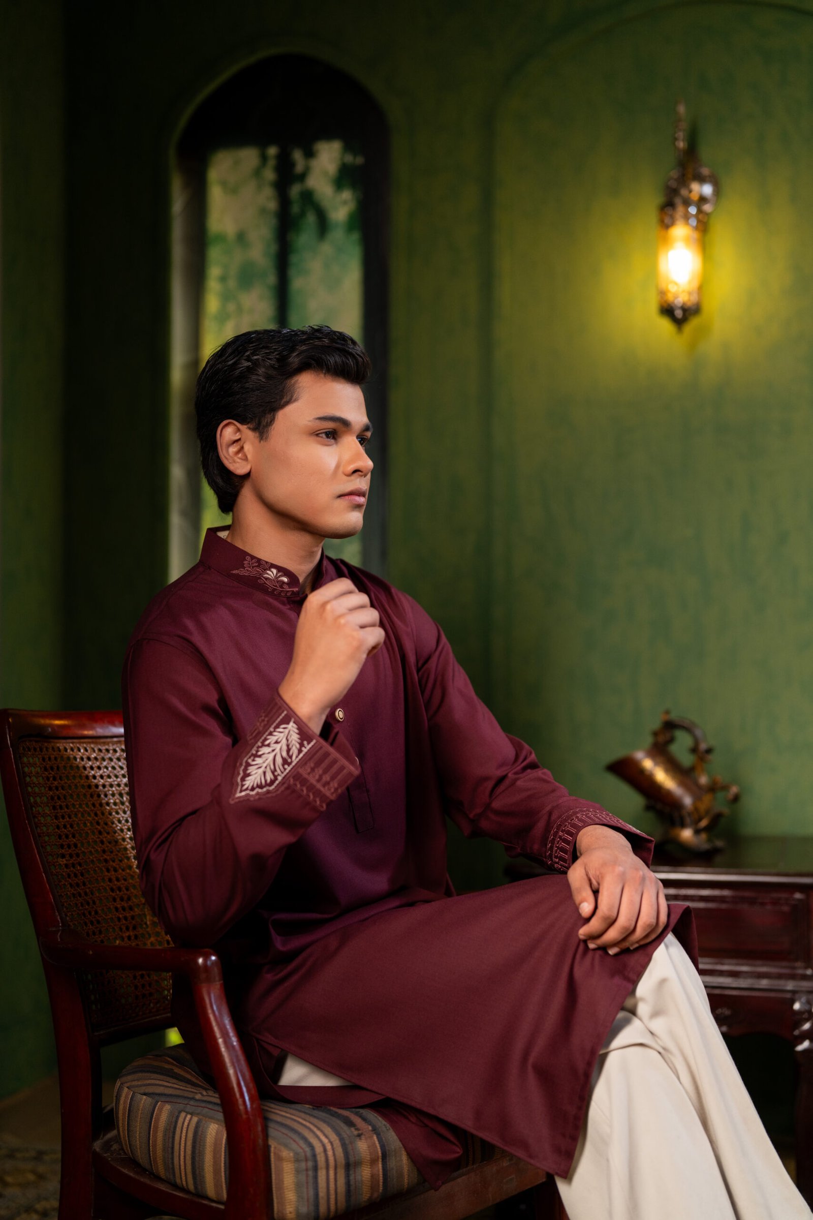 Noor -e- Burgundy - Image 2